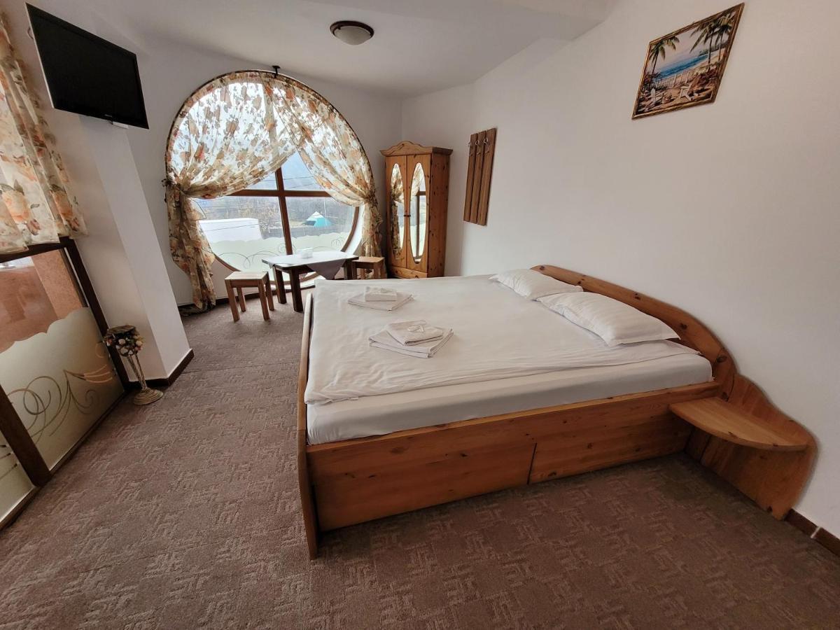 Motel Minerva ตือร์กูออกนา ภายนอก รูปภาพ