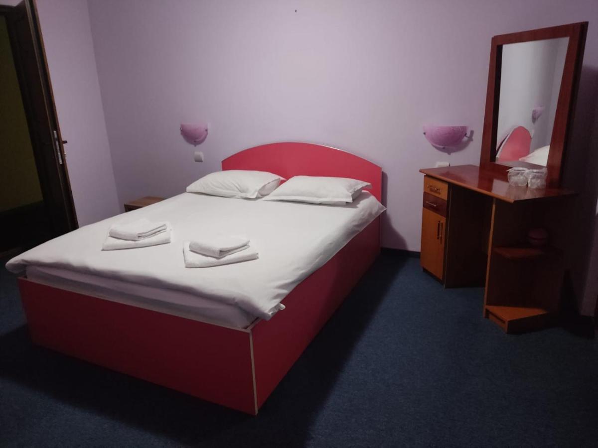 Motel Minerva ตือร์กูออกนา ภายนอก รูปภาพ