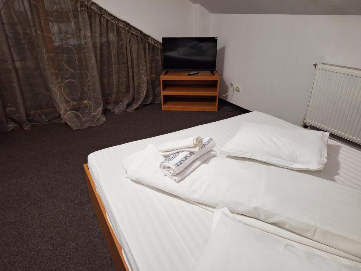 Motel Minerva ตือร์กูออกนา ภายนอก รูปภาพ